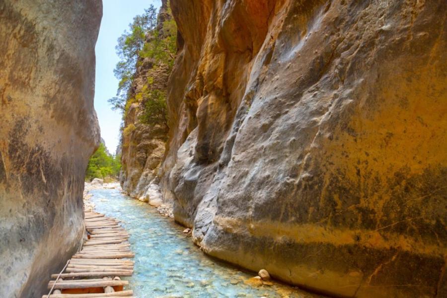 Poseidon Suites Hotel Stavrós Dış mekan fotoğraf